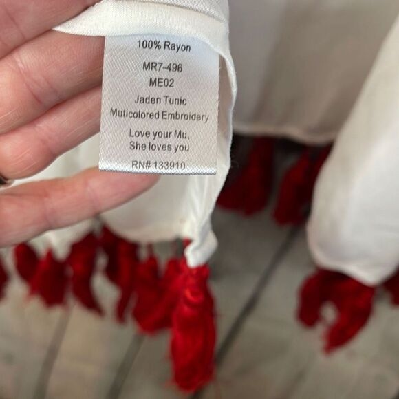 Show me Your Mumu Women’s White Oversized Cold Shoulder Embroidered Shirt  size - Picture 5 of 6